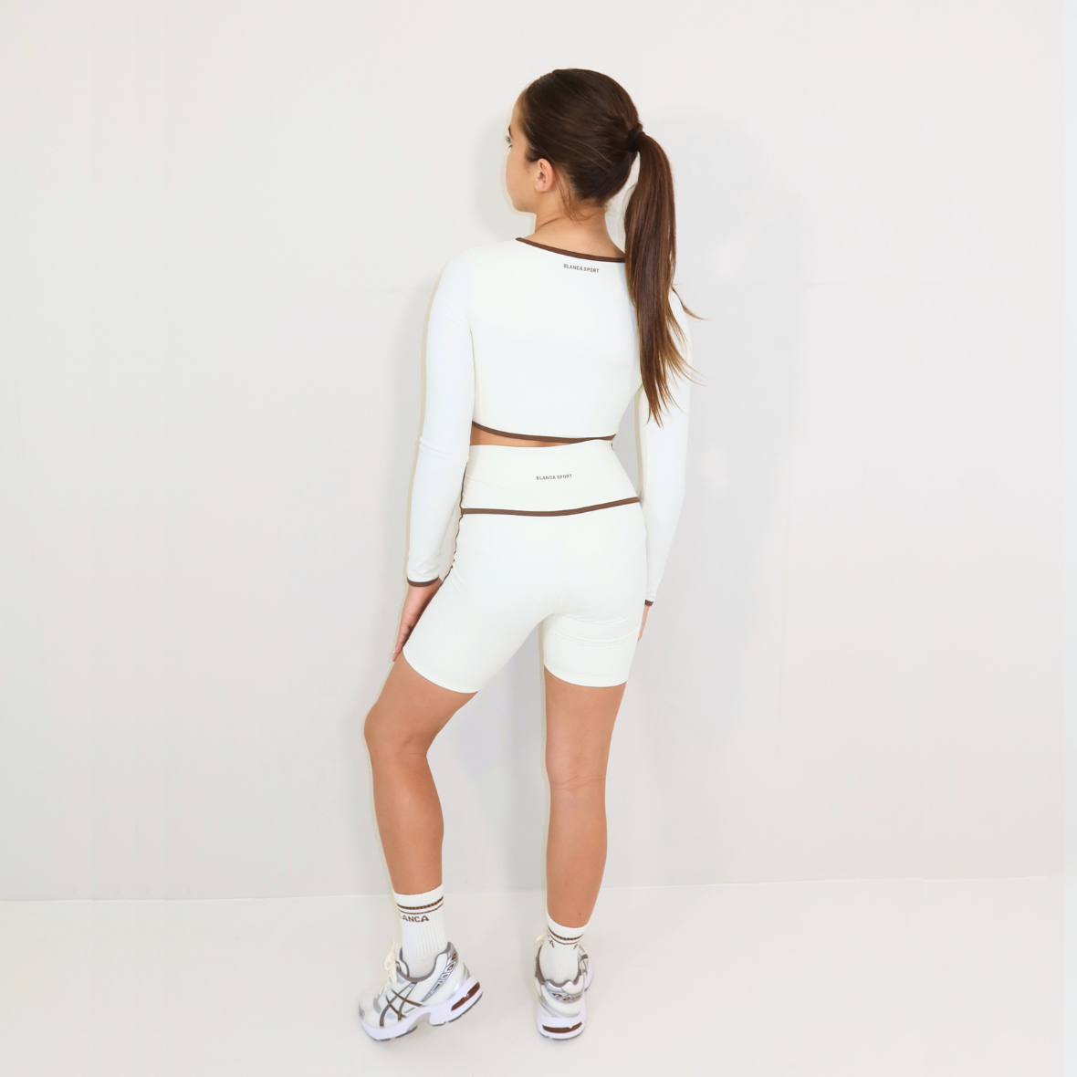 Active Cycling Shorts Set with Piping- Cream,Brown - Image 2